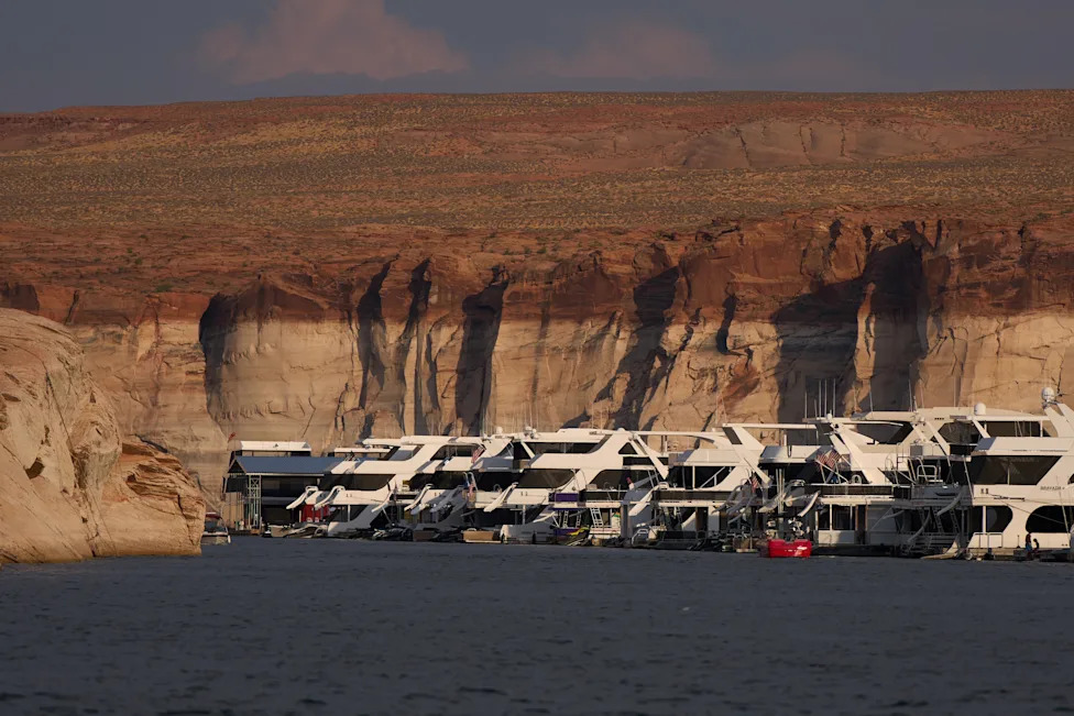 Jezero Powell Se Smanjuje — Marine Ulažu Milione Da Očuvaju Pristup Vodi