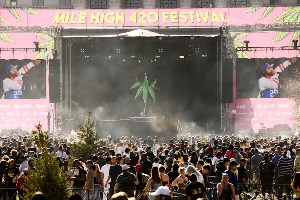 Senate Democrats Reintroduce Bill to Legalize Cannabis Nationwide — Fetterman Among Sponsors