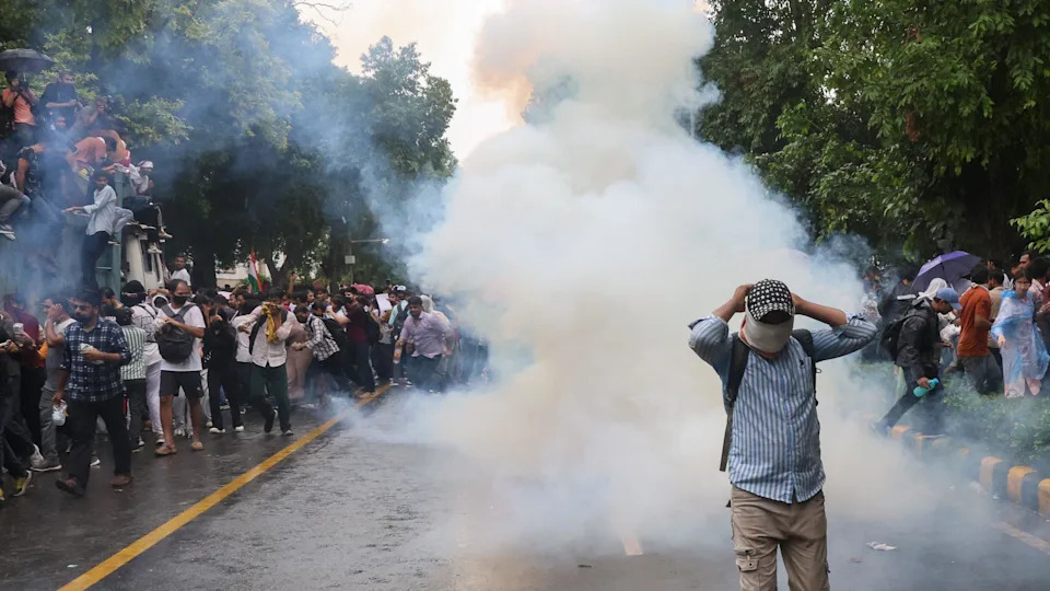 Delhijski protest: suzavac, palice i viralni 'fit check' — kako su mladi pretvorili nasilje u humor