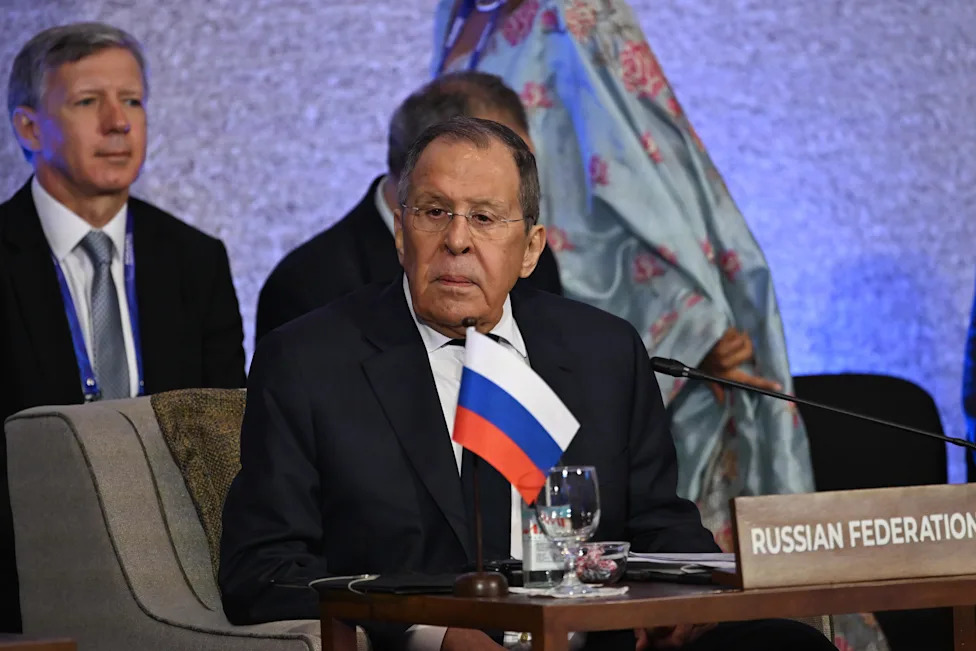 Rubio Seeks to Reopen U.S. Role in Ukraine Peace Talks During Manila Meeting With Russia's Lavrov