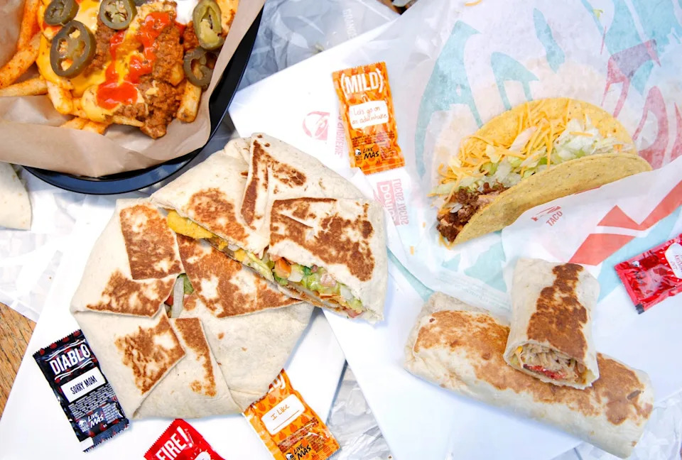 Inside Taco Bell’s Rush To Contain Lettuce-Linked Cyclosporiasis Outbreak And Protect The Brand