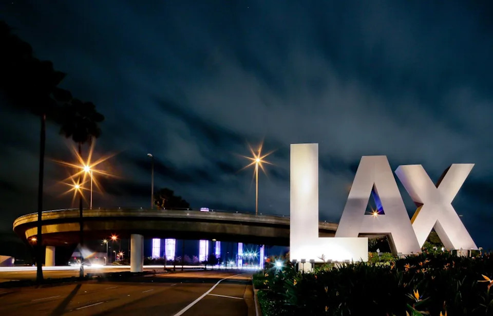 American Airlines’ Me@Work Score Sparks Privacy Row as Flight Attendants Demand Transparency