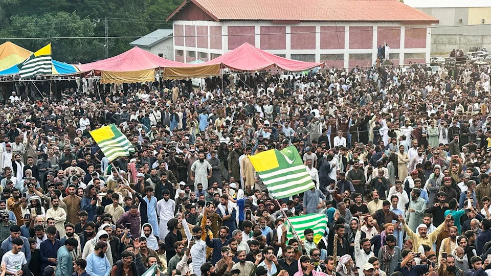 Deadly Clashes Ahead Of Kashmir Vote: Protests, A Banned Alliance And A 40-Day Blackout