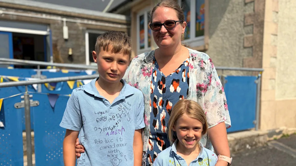Parents Condemn 'Atrocious' Closure of Roseheyworth Primary as Falling Birth Rates Threaten More Welsh Schools
