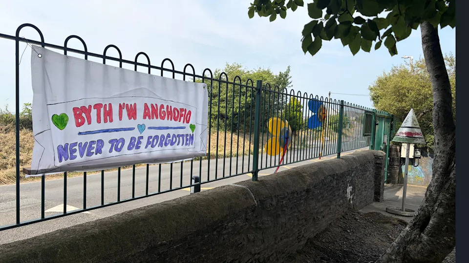 Parents Condemn 'Atrocious' Closure of Roseheyworth Primary as Falling Birth Rates Threaten More Welsh Schools