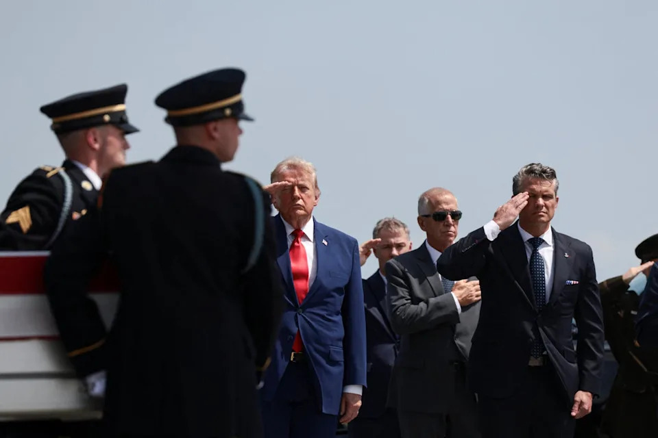Trump Calls Iran 'Scumbags' in Expletive-Laden Oval Office Tirade as War Frustration Grows