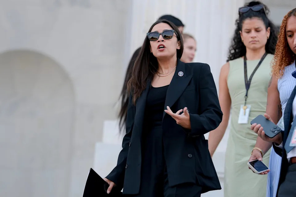 Democrats Consider Clawing Back Billions From ICE After Two Fatal Shootings, But Leadership Holds Back