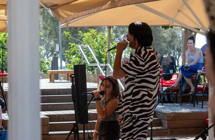 Izrael između talasa i tenzija: plaže pune, skloništa ponovo otvorena dok raste opasnost od sukoba