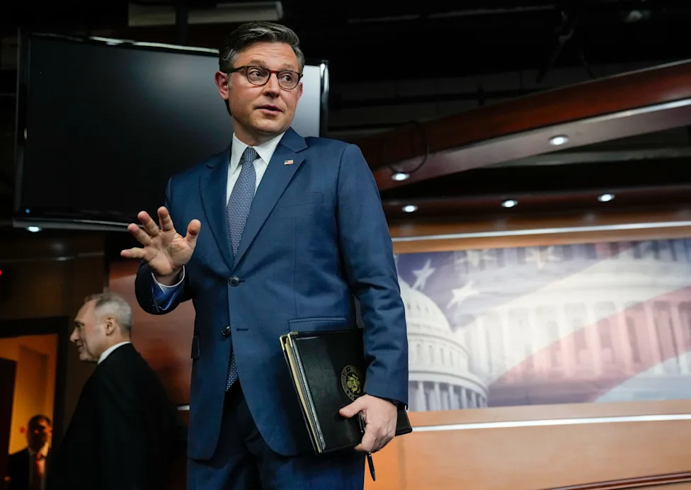 Capitol Hill Considers Ban On Lawmakers Dating Staff As Ethics Overhaul Gains Momentum