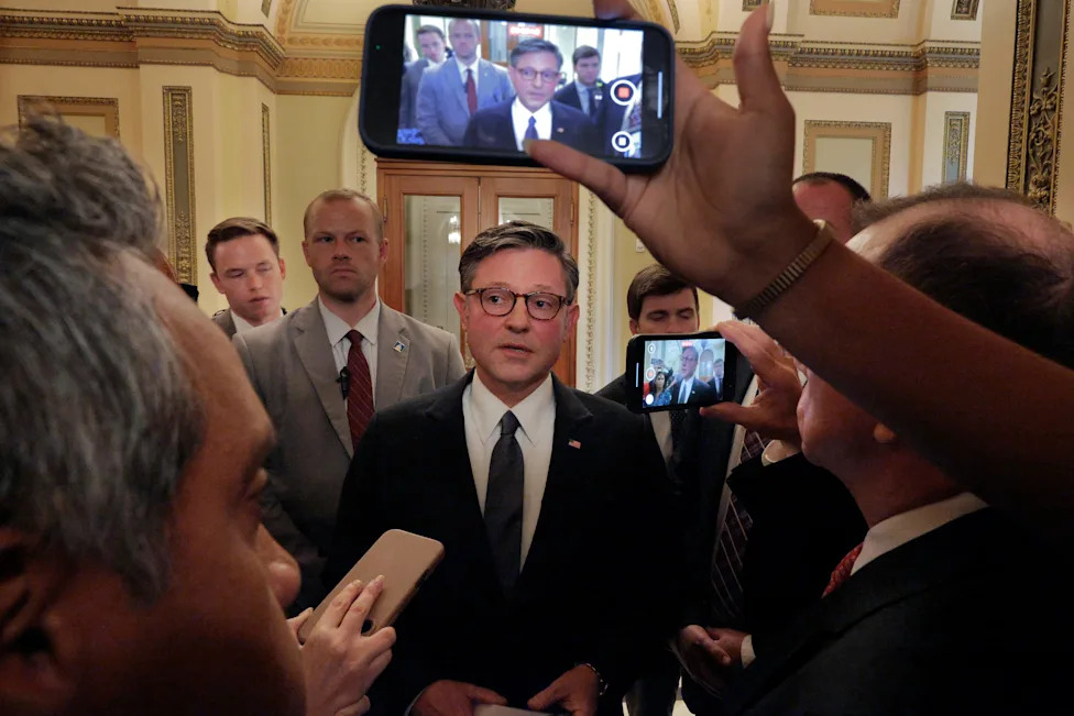Capitol Hill Considers Ban On Lawmakers Dating Staff As Ethics Overhaul Gains Momentum