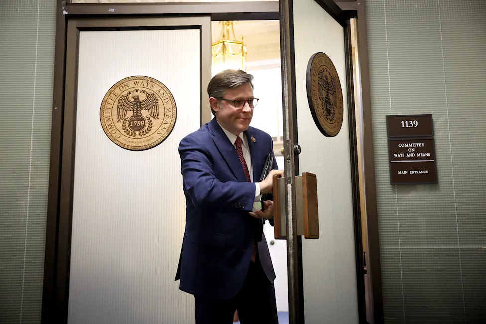 Capitol Hill Considers Ban On Lawmakers Dating Staff As Ethics Overhaul Gains Momentum