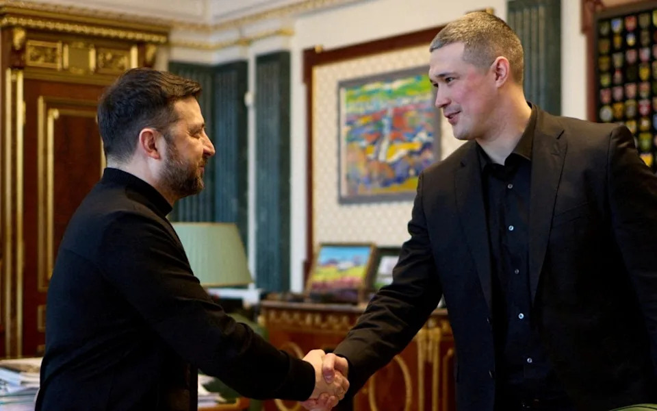 Zelensky Survives Political Storm as Ukraine’s Military Leadership Shifts Toward Innovation