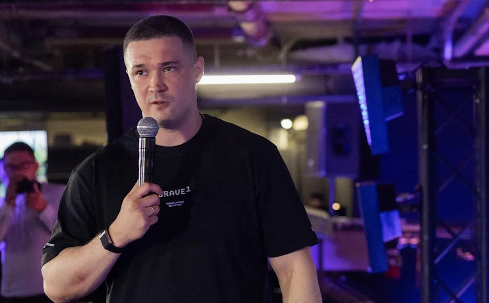 Zelensky Survives Political Storm as Ukraine’s Military Leadership Shifts Toward Innovation