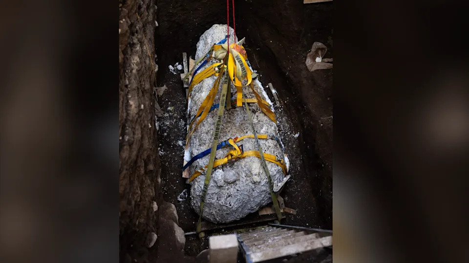 Nearly 3,000-Year-Old Face-Down Burial With Sea-Turtle Vessel Unearthed in El Salvador