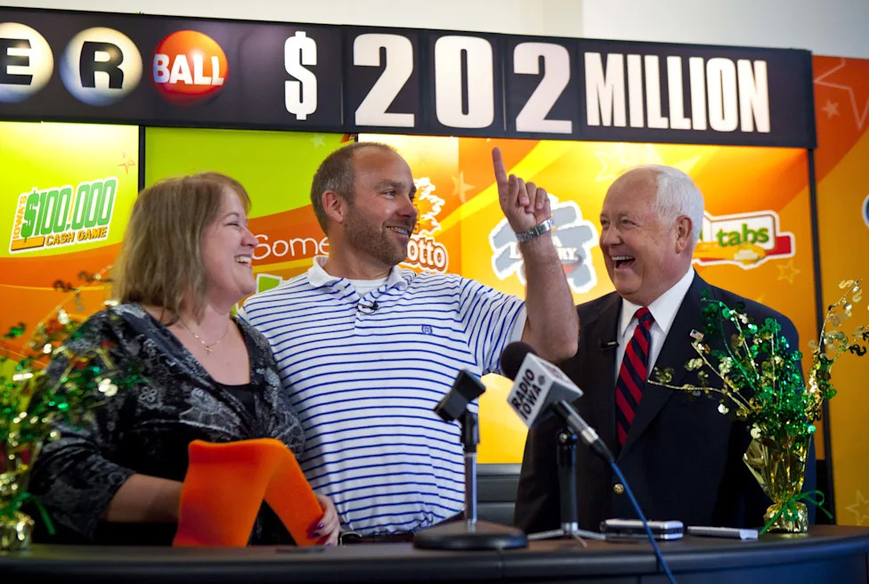 Powerball $600M: US and UK Players Face Off in First Transatlantic Drawing