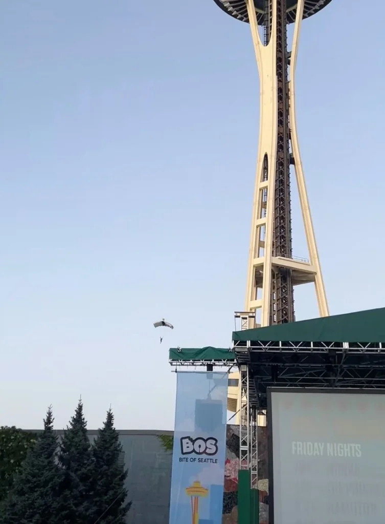 Daring BASE Jumpers Scale Space Needle, Parachute Into Seattle — Officials Investigating
