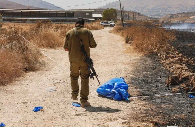 IDF Bars Palestinian Workers From Israeli Communities After Deadly West Bank Attacks