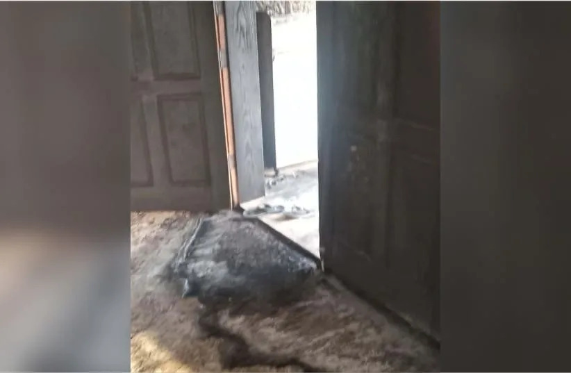 Nasilje na Zapadnoj Obali: Džamija u Kusri Zapaljena, Grafit „Osveta za Benayahu“ na Ulazu