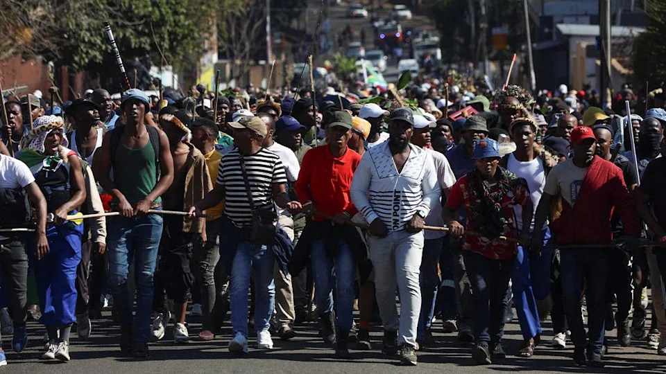Mass Anti-Immigrant Protests Push 160,000+ Undocumented People Out of South Africa — Tensions Rising Over Jobs, Services and Border Control