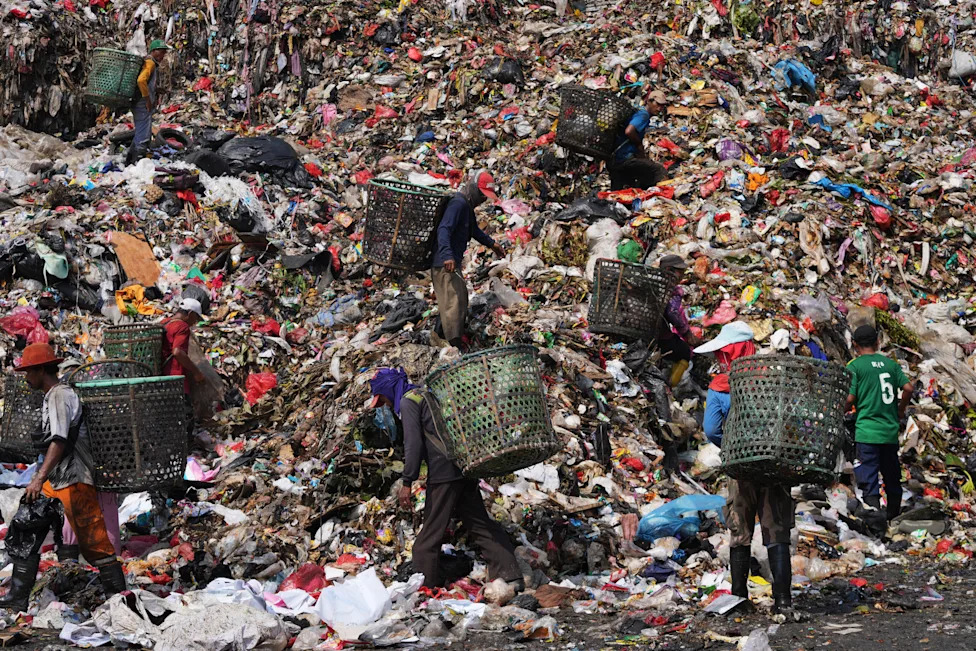 Indonesia Moves to Curb Methane at Bantargebang: What the Landfill Reform Means for Thousands of Scavengers