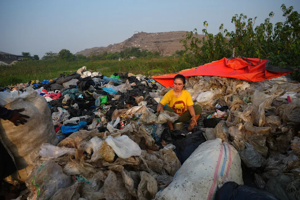 Indonesia Moves to Curb Methane at Bantargebang: What the Landfill Reform Means for Thousands of Scavengers