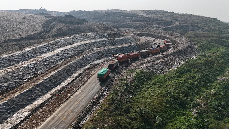 Indonesia Moves to Curb Methane at Bantargebang: What the Landfill Reform Means for Thousands of Scavengers