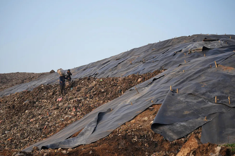 Indonesia Moves to Curb Methane at Bantargebang: What the Landfill Reform Means for Thousands of Scavengers