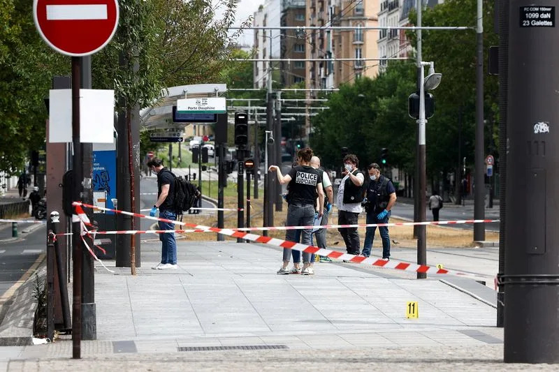 Napad nožem kod Porte de Clichy: Priveden muškarac, dve žene teško povređene