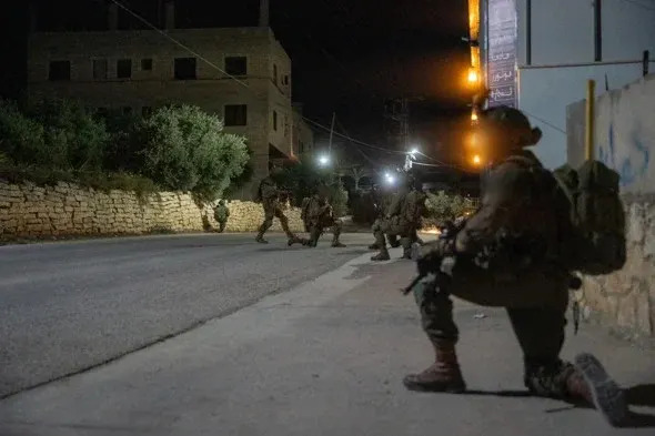 Snimci Pokazuju IDF Vojnika Kako Vandalizuje Palestinska Vozila u Betlehemu — Etzion Brigada Pokrenula Istragu