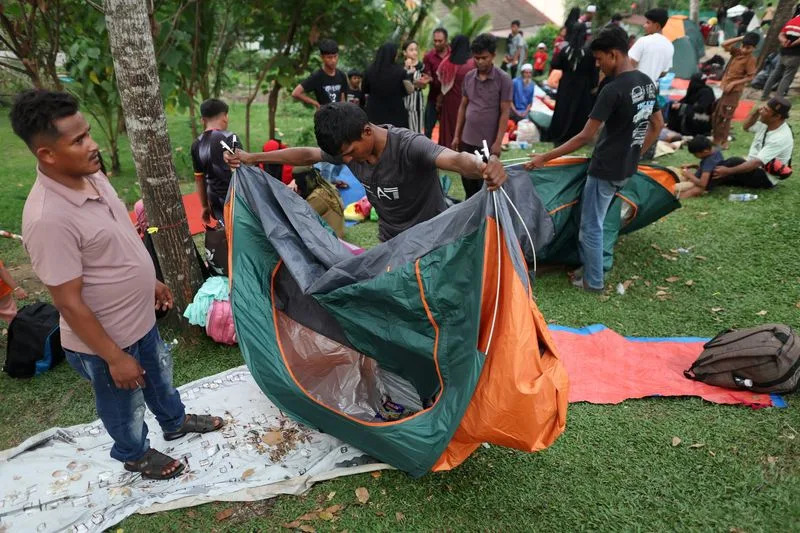 Malaysia Detains More Than 100 Rohingya Who Sought Shelter Outside UNHCR Amid Rise In Online Hate
