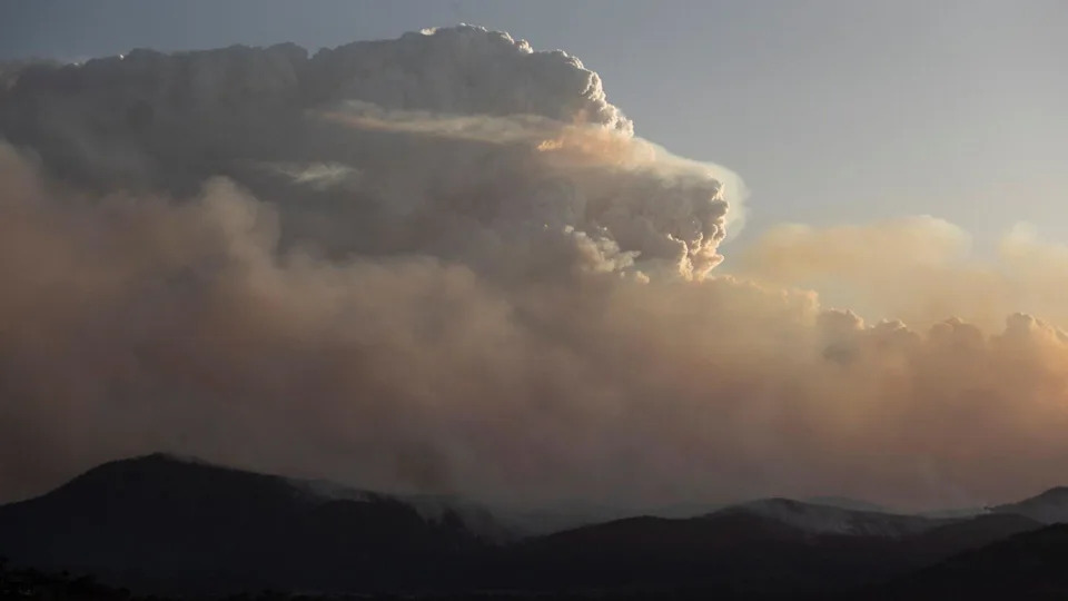 Pyrocumulonimbus u Girondeu: Kako 'oblaci koji dišu vatru' pogoršavaju požare