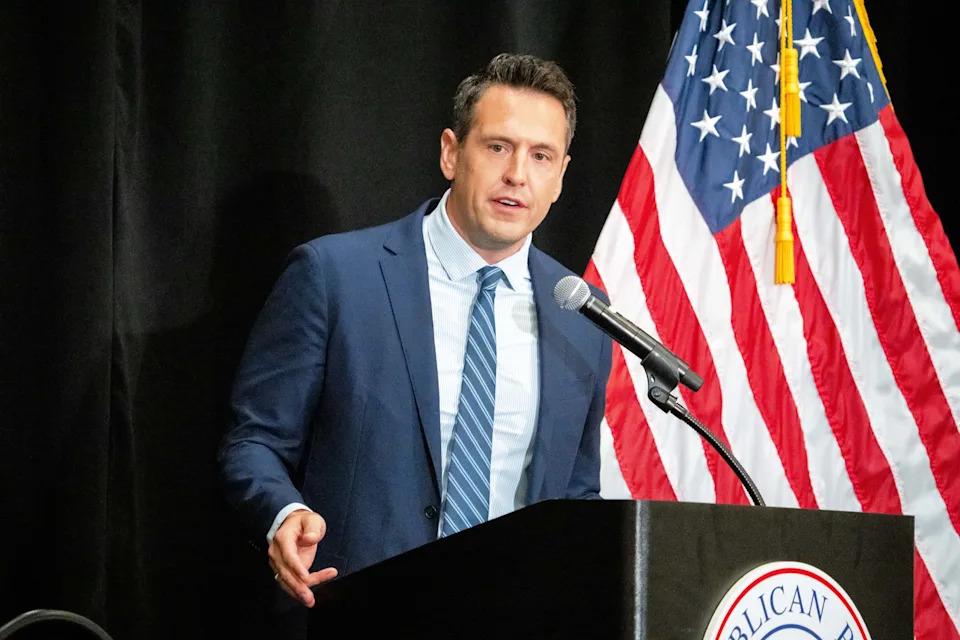 Rob Sand’s Town Hall Push: Winning Over Deep-Red Iowa, One Voter at a Time