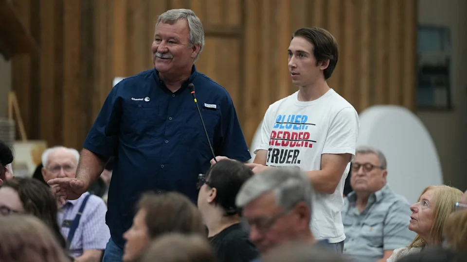 Rob Sand’s Town Hall Push: Winning Over Deep-Red Iowa, One Voter at a Time