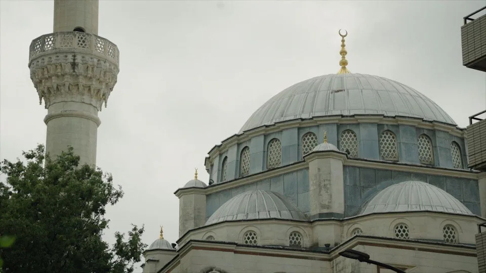 Fujisawa's First Mosque Divides a Town — Protests, Prejudice and Calls for Dialogue