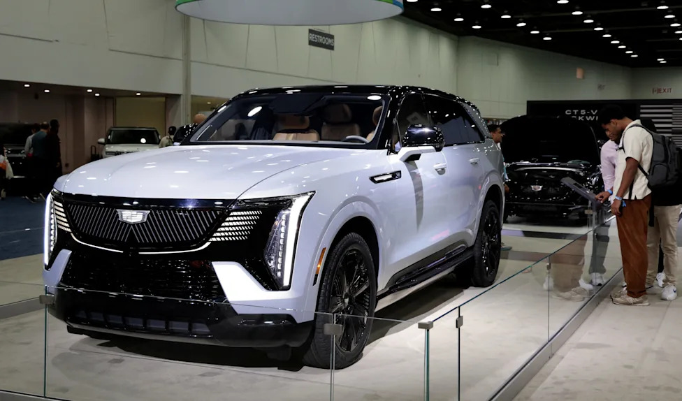 Trump: White House Ordered 250 Cadillac Escalades — 