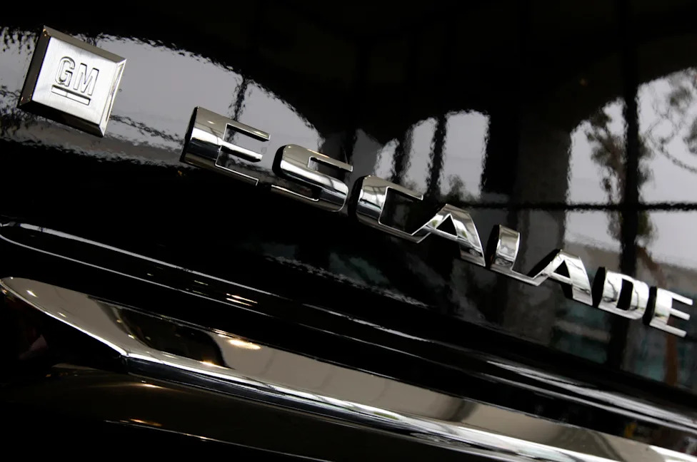 Trump: White House Ordered 250 Cadillac Escalades — 