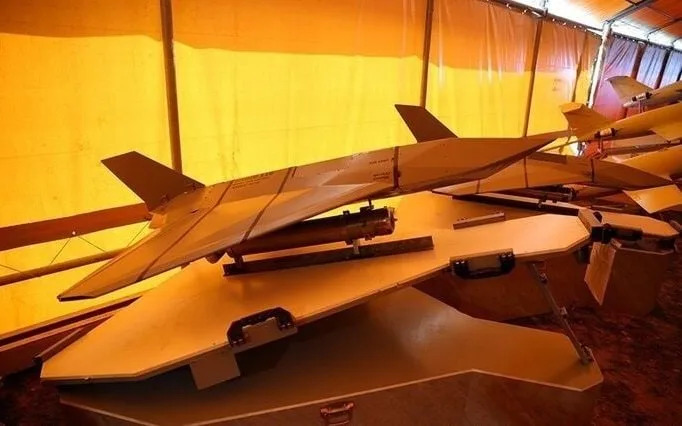 Neuhvatljiviji, Brži, Smrtonosniji: Iran Predstavio Napredni Samoubilački Dron Hadid 110
