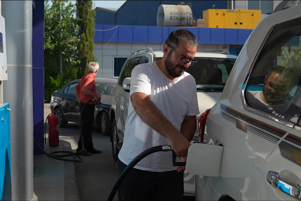 Drivers Endure Night-Long Queues in Irbil as War-Driven Fuel Shortage Paralyzes Kurdish Region
