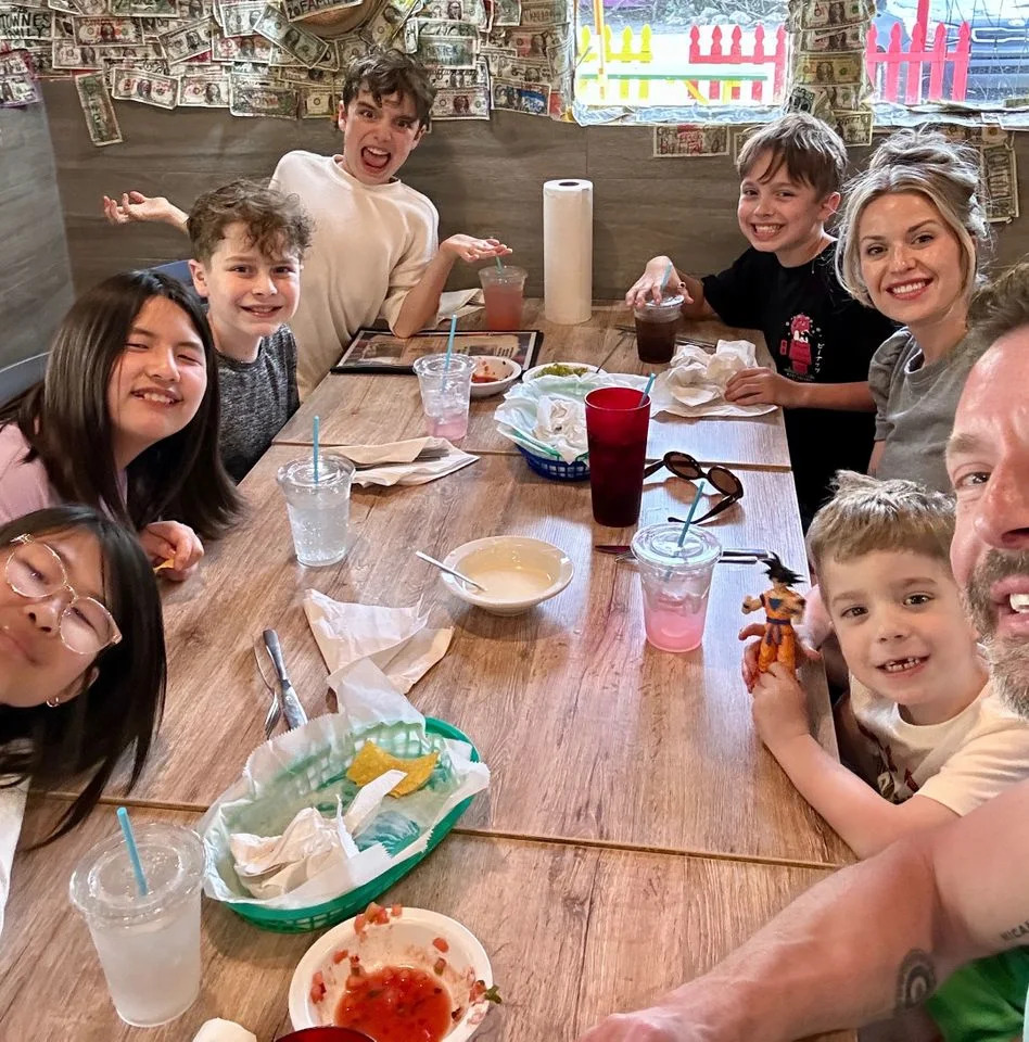 Michigan Mom and Six Children Killed in Apparent Murder‑Suicide; Reddit Posts Reveal Husband's Earlier Affair