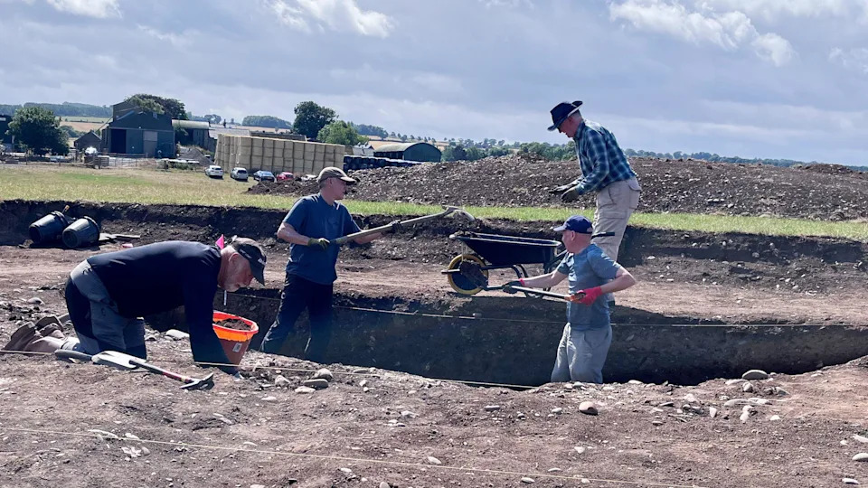 Archaeologists Dig at Sprouston for Potential 6,000-Year-Old Neolithic Enclosure — Could Be The Most Northerly Known
