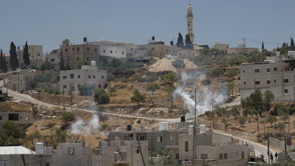 „Naseljenici su opkolili našu kuću“: Unutrašnjost palestinskog sela al‑Mughayyir pod nedeljnom opsadom