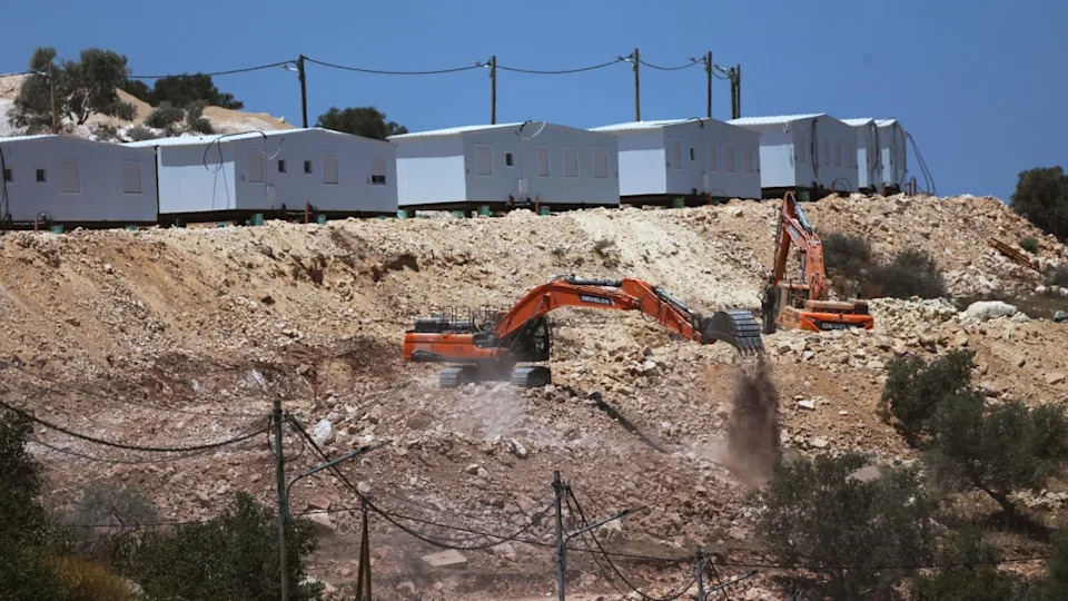 „Naseljenici su opkolili našu kuću“: Unutrašnjost palestinskog sela al‑Mughayyir pod nedeljnom opsadom