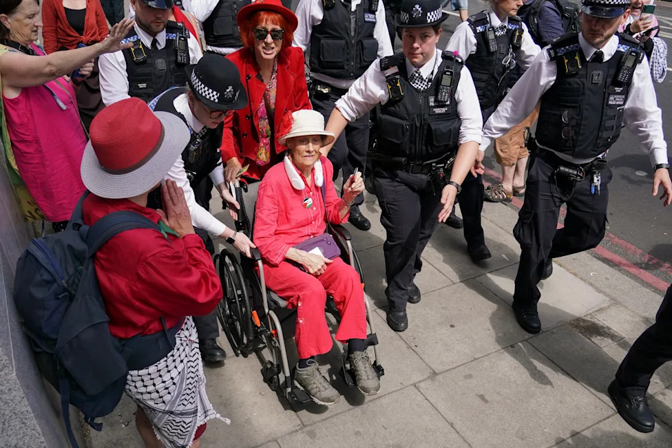 77 Privedenih Ispred Suda u Londonu Nakon Protesta Podrške Palestine Action