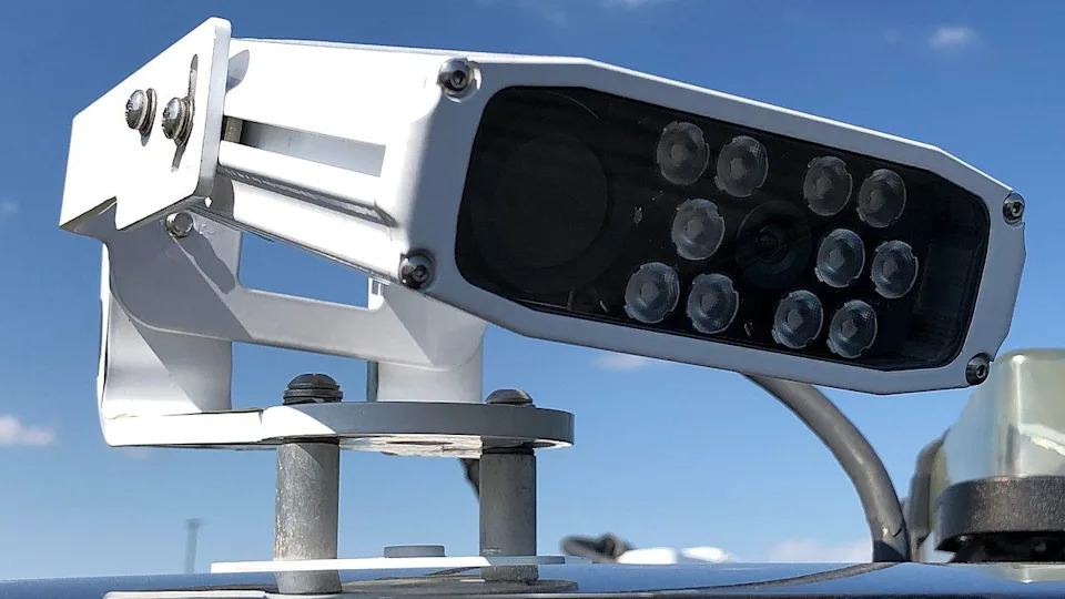 77-Year-Old Florida Retiree Blocks ALPR Cameras With Pole-Mounted Sign in Peaceful Protest
