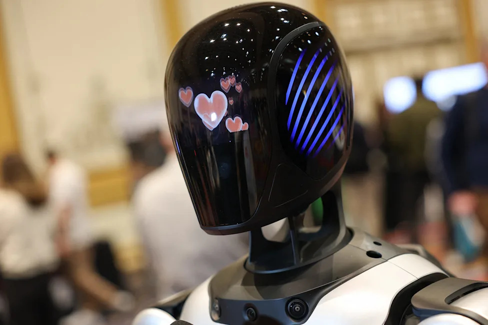 Are Roombas Caught Up In The FCC’s New Ban On Foreign‑Made Robots?