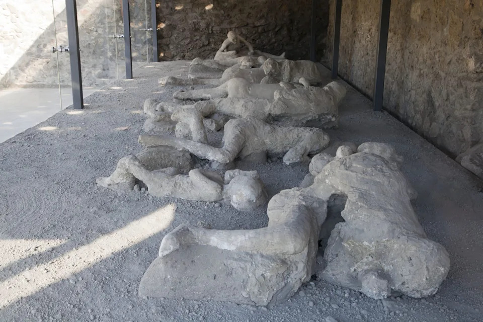 Pompeja: Restauriran Fresk Dionisa i Ariadne Na Plafonu Kuće Posle 2.000 Godina