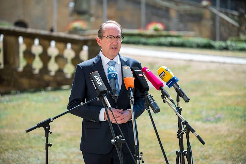 Germany to Extend Internal Border Checks After Mass Arrival in Ceuta