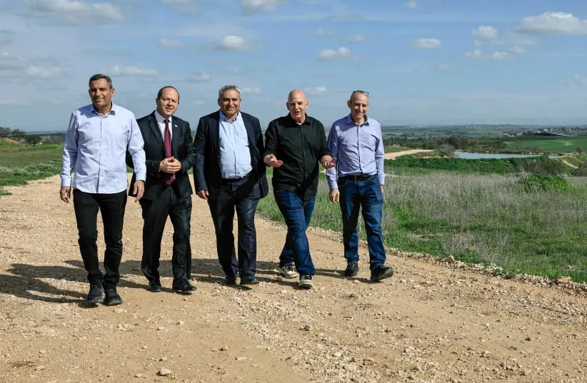 Gaza-Border Leaders Demand Halt To Planned Security Cuts, Warn Residents Will Be Endangered