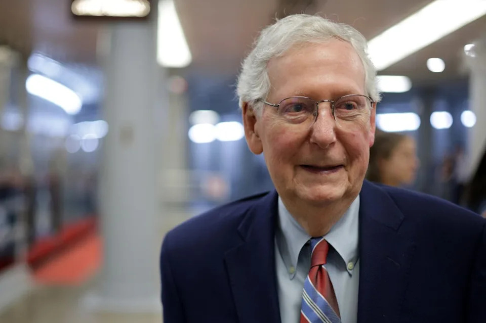 Venice Beach Psychic Draws Backlash After Flyer Promises '20-Minute Chat' With Hospitalized Mitch McConnell