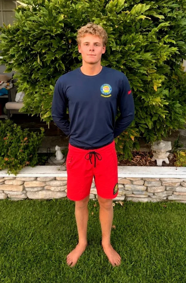 Rookie Hero: 16-Year-Old Lifeguard Battles 8–10 ft Surf to Save 10-Year-Old at Seabright Beach